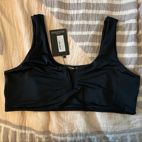 PrettyLittleThing V-cut Bikini Top - Picture 1 of 3